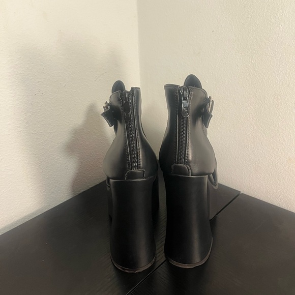 Black Platform Chunky Heel Sandals - Picture 5 of 7